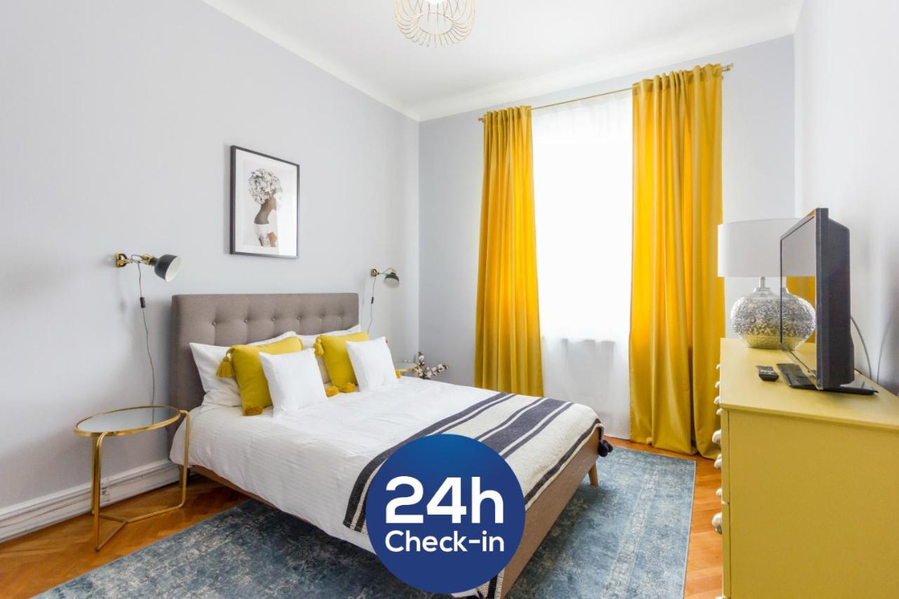 City Chic 3 Bedroom Apartment Cluj-Napoca Ngoại thất bức ảnh