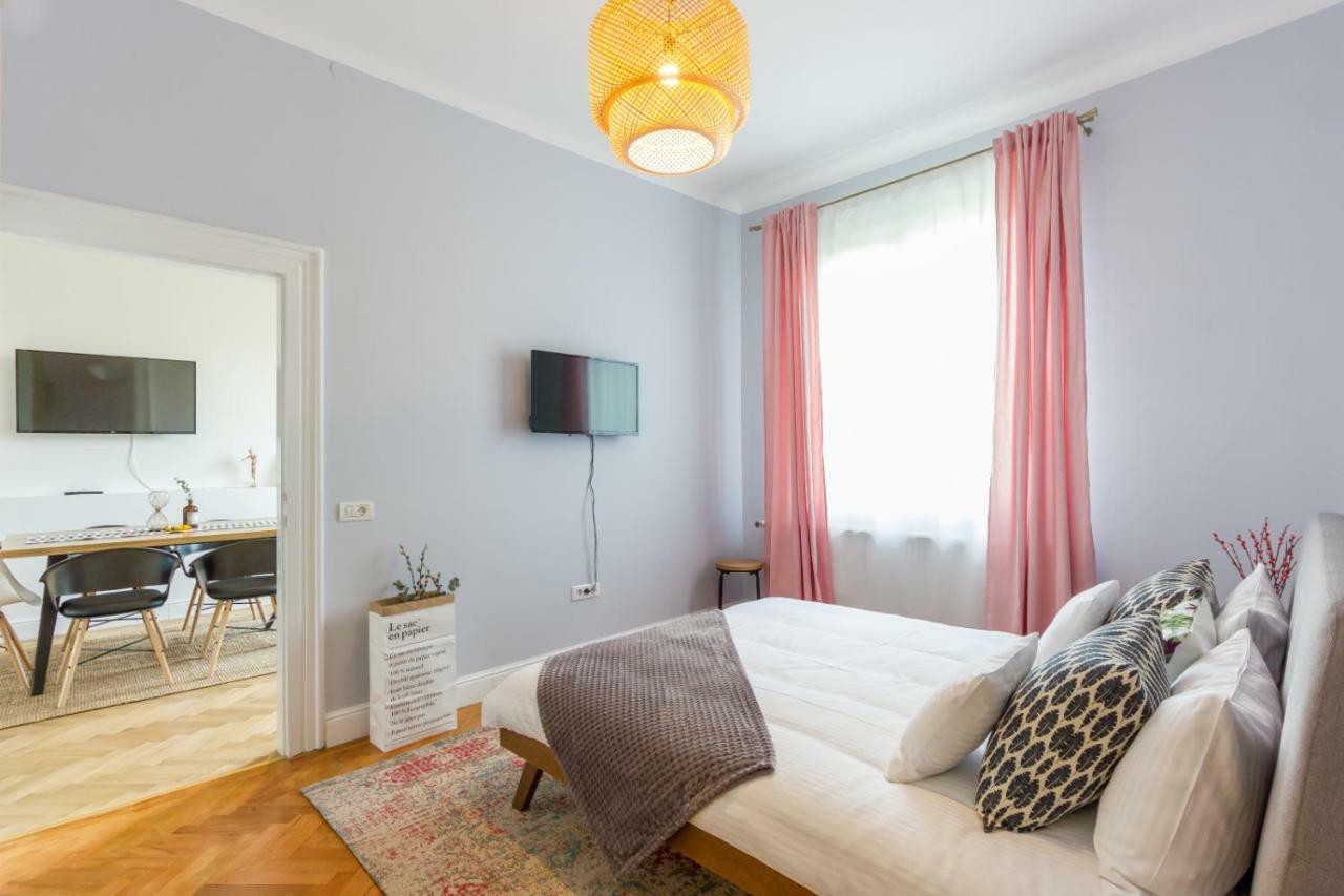 City Chic 3 Bedroom Apartment Cluj-Napoca Ngoại thất bức ảnh