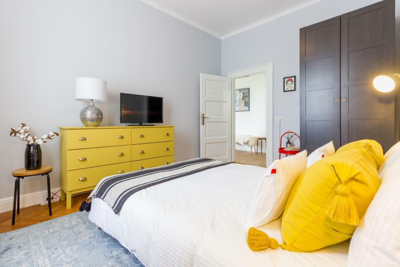 City Chic 3 Bedroom Apartment Cluj-Napoca Ngoại thất bức ảnh
