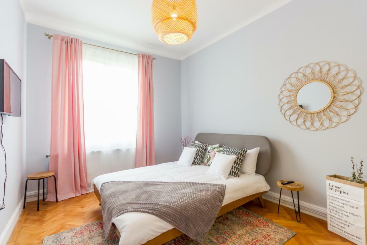 City Chic 3 Bedroom Apartment Cluj-Napoca Ngoại thất bức ảnh